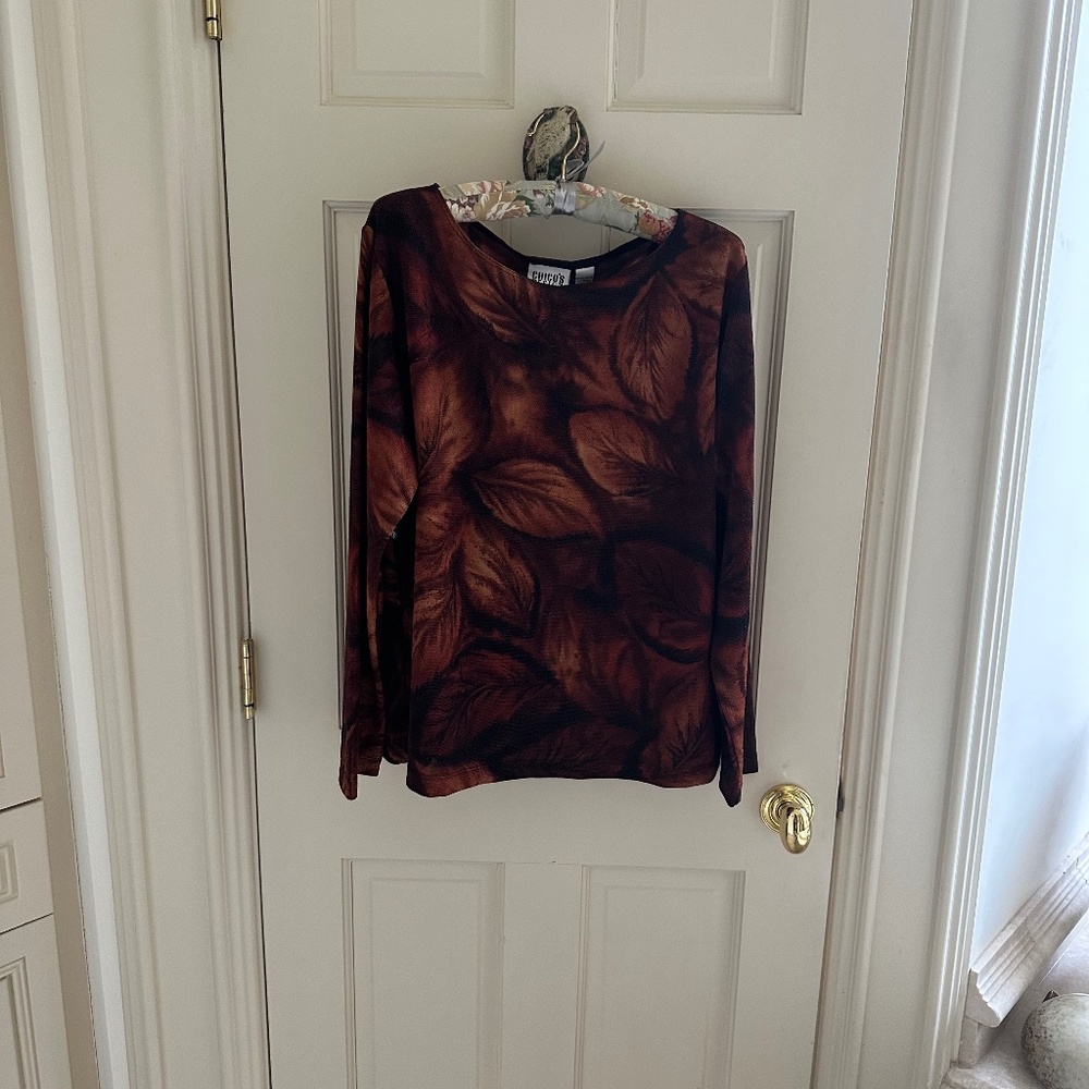 BOAT NECK CHICO'S TOP IN SHADES OF BLACK, BROWN AND BURNT ORANGE-NEW, SIZE 3